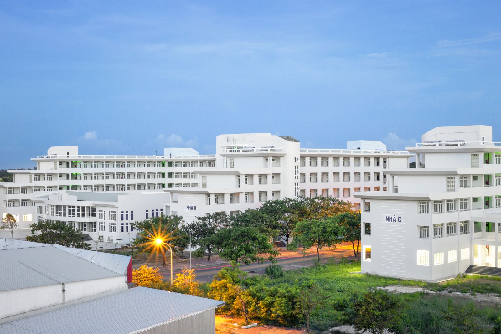 Trường Đại học Kiên Giang - Hình 2