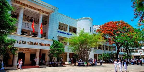 Trường THPT Bùi Thị Xuân
