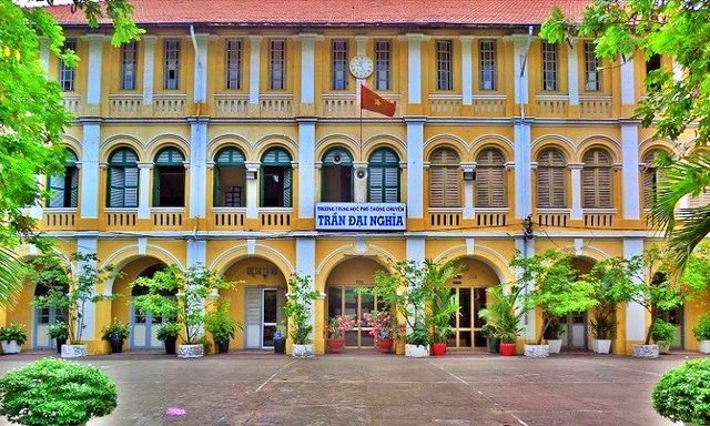 Trường THPT Chuyên Trần Đại Nghĩa - Hình 2