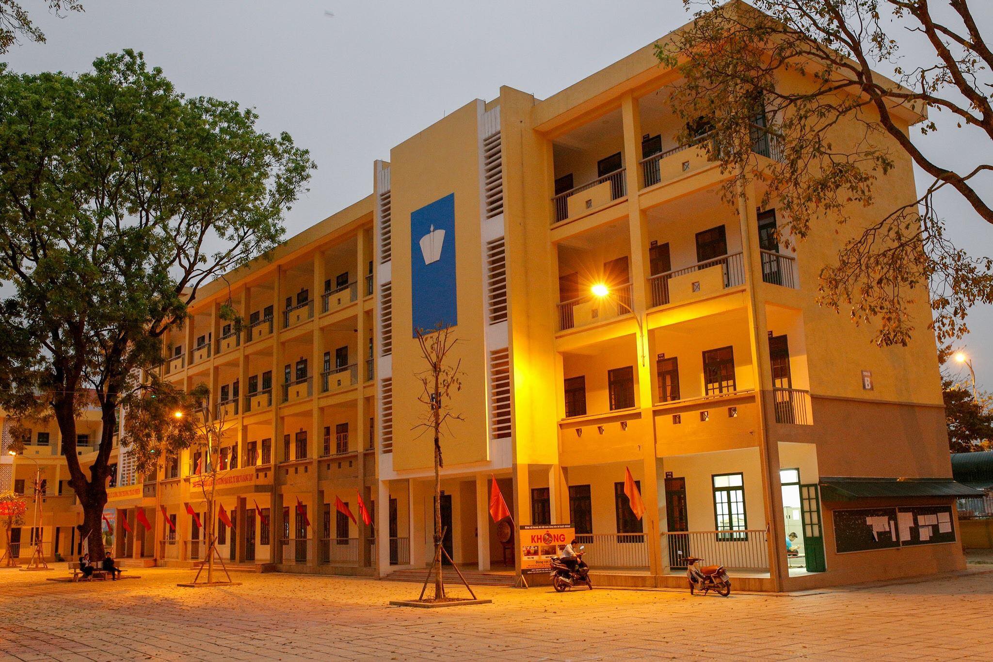 Trường THPT Liên Hà